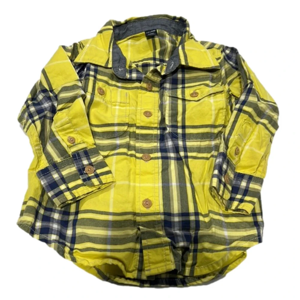 𝅺baby Gap. Plaid button down. Size 18-24 months.